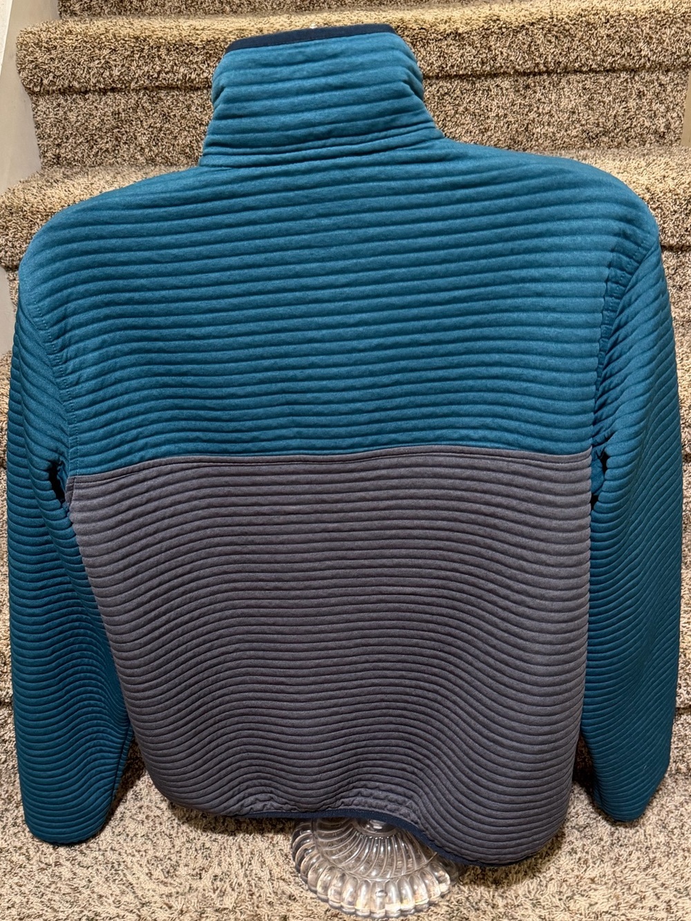 Ribbed lightweight *LL Bean* slightly fitted pullover fleece style sweatshirt - Picture 2 of 3